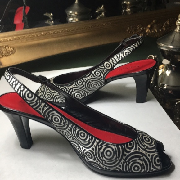 Shoes - Picture 2 of 4